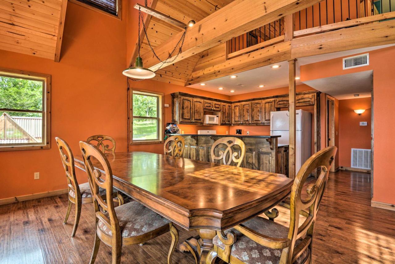 Spacious Log Cabin With Fire Pit And Game Room! Eureka Springs Extérieur photo
