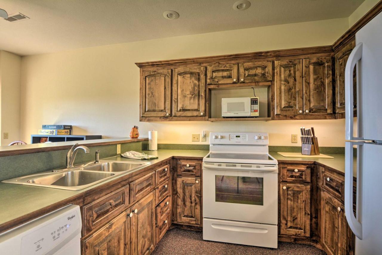 Spacious Log Cabin With Fire Pit And Game Room! Eureka Springs Extérieur photo