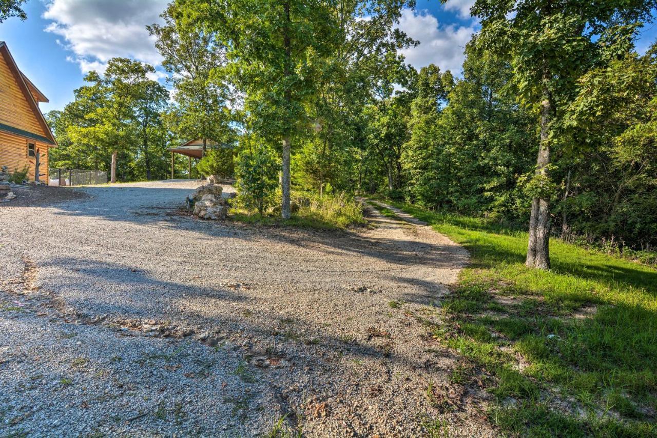 Spacious Log Cabin With Fire Pit And Game Room! Eureka Springs Extérieur photo