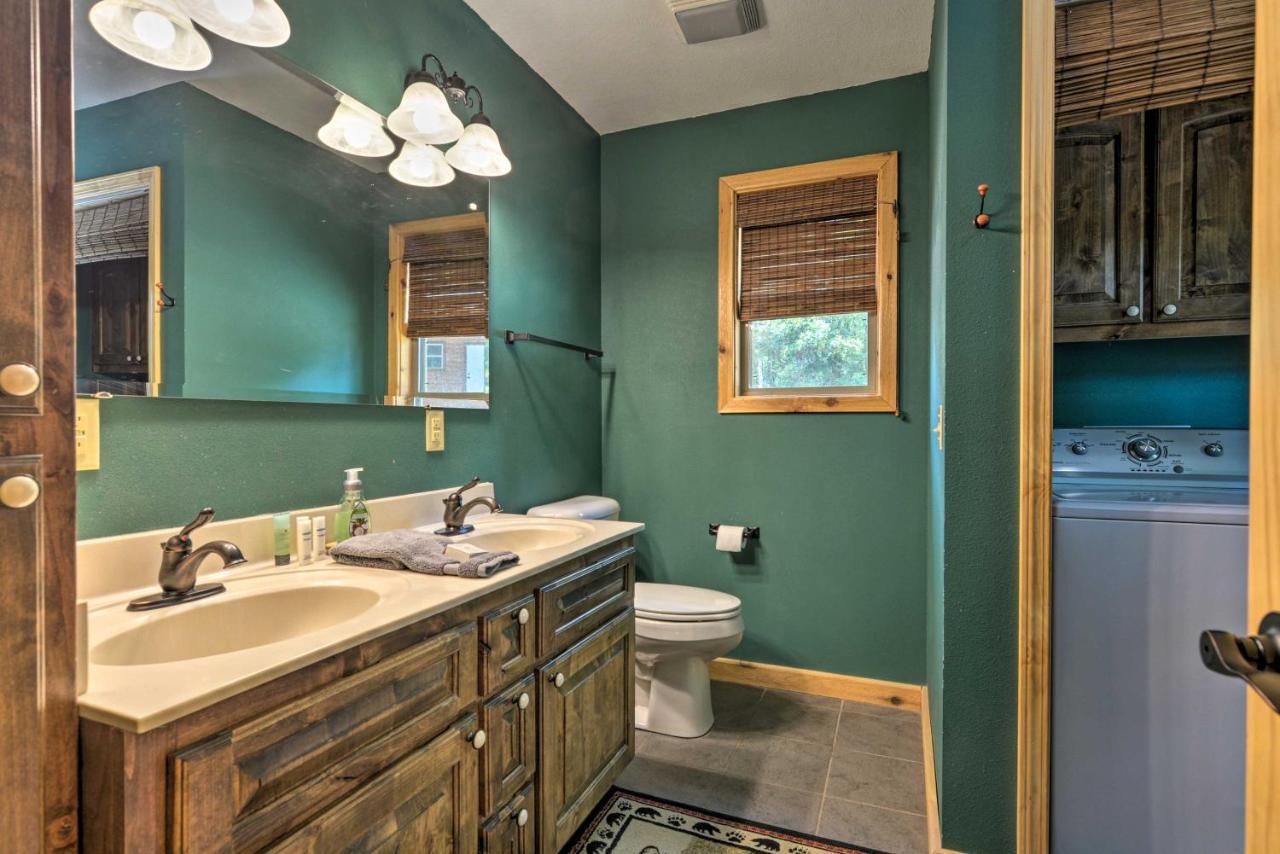 Spacious Log Cabin With Fire Pit And Game Room! Eureka Springs Extérieur photo
