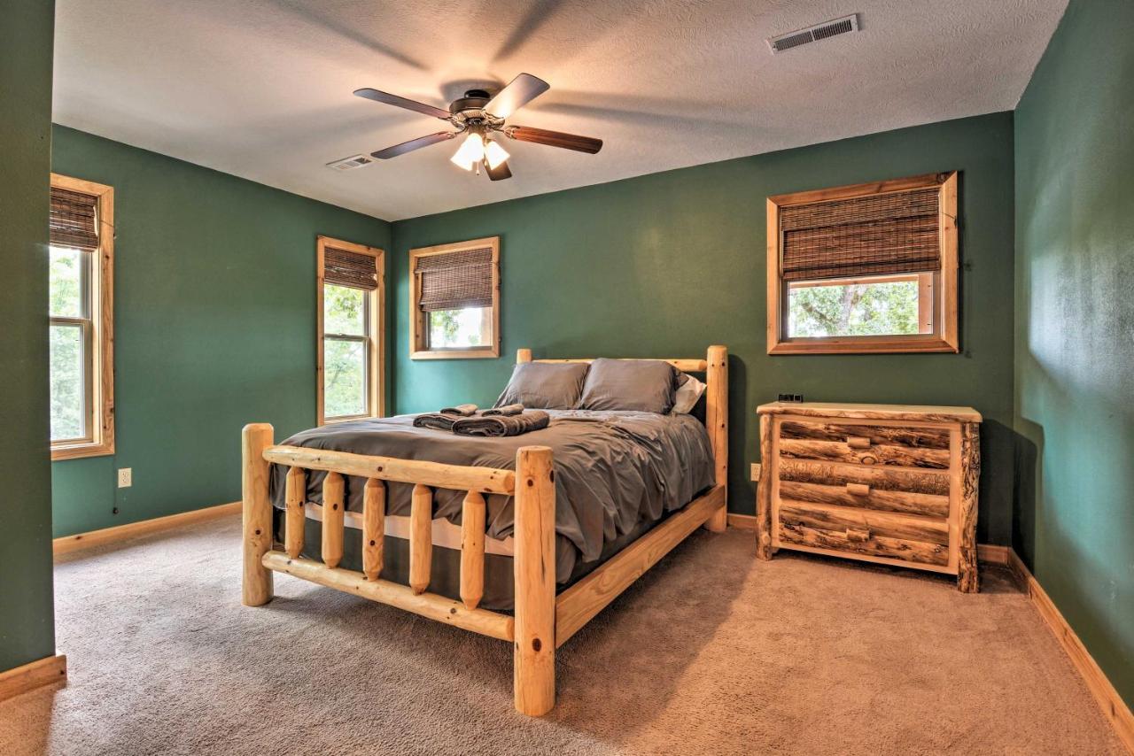 Spacious Log Cabin With Fire Pit And Game Room! Eureka Springs Extérieur photo