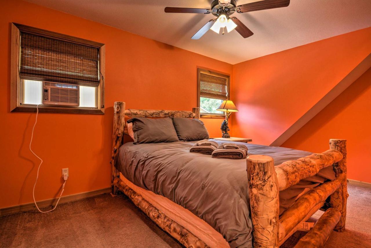 Spacious Log Cabin With Fire Pit And Game Room! Eureka Springs Extérieur photo
